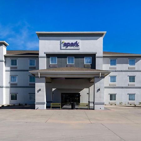 Spark By Hilton Midland South Екстер'єр фото